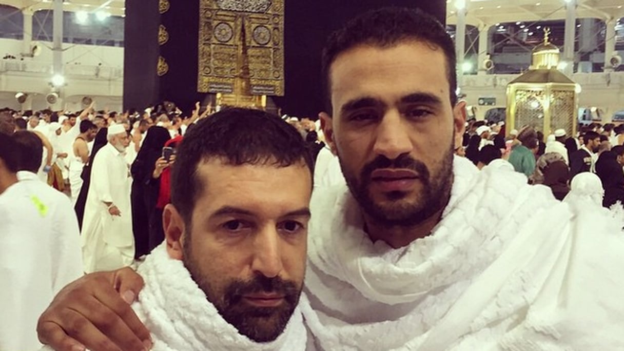 Badr Hari se trouve actuellement à la Mecque, d’où il a posté une photo.
