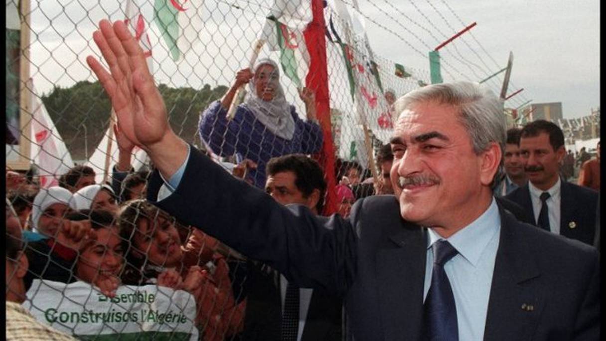 L'ancien président algérien Liamine Zeroual appelle à "l'alternance au pouvoir" dans une lettre piblié par le quotidien Al Watan
