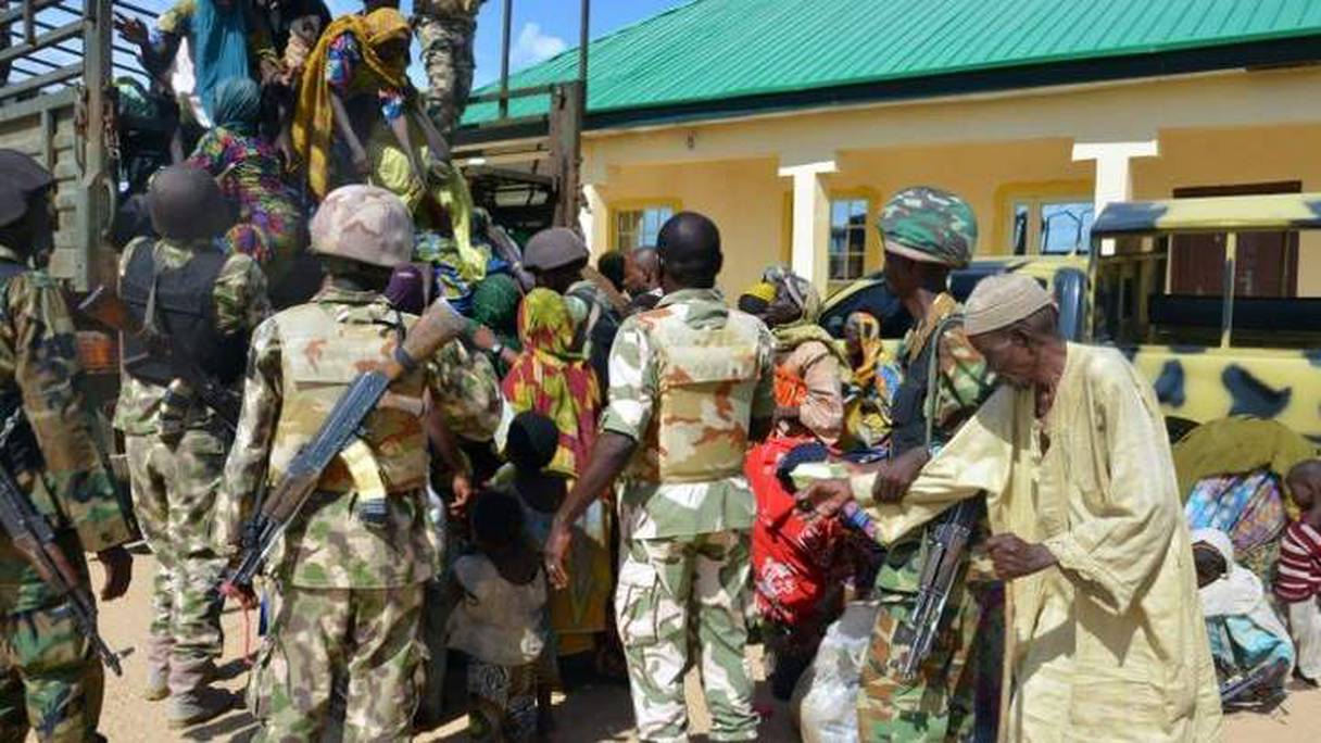 Des otages libérés par l'armée nigériane sont évacués le 30 juillet 2015 à Maiduguri.
