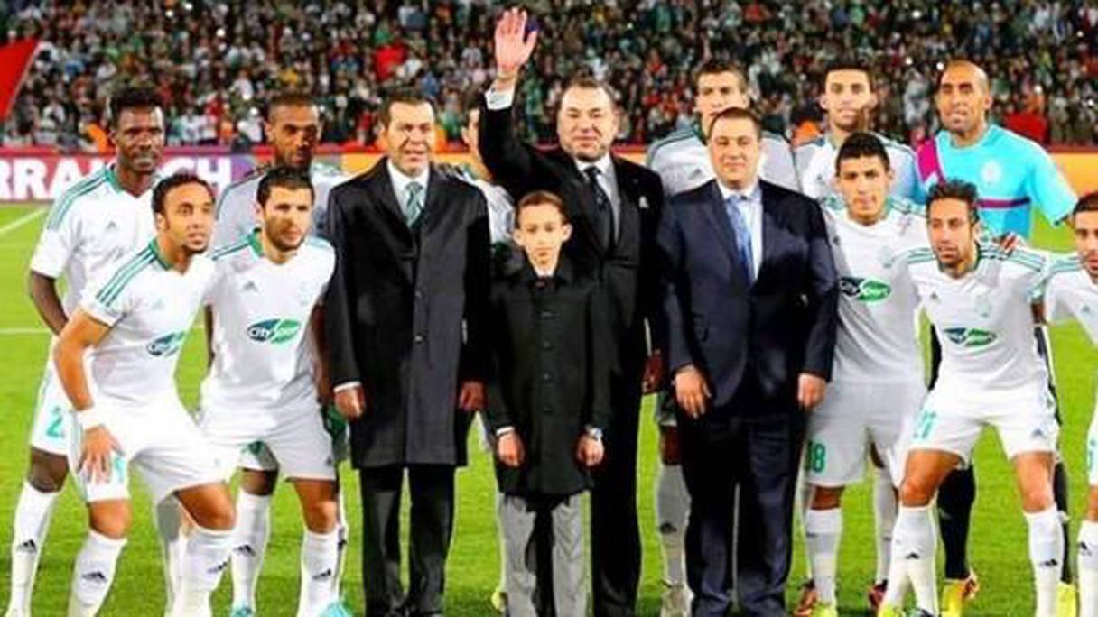 Le Roi Mohammed VI à Marrakech l'an dernier, pour soutenir le Raja au Mondial des Clubs.
