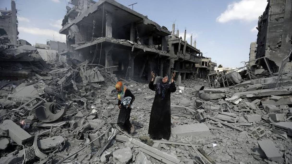 Les habitants de Gaza découvrent l'ampleur du désastre le temps d'une trêve de bien courte durée où ils ont retrouvé leurs maisons en ruines et les quartiers transformés en charnier. 
