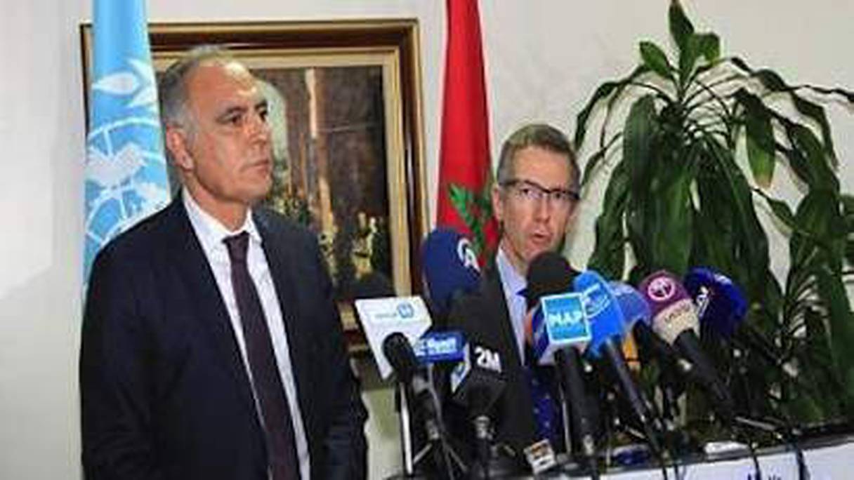 Le rôle crucial joué par le Maroc pour la signature de cet accord a été vivement salué par la communauté internationale. Ici, le ministre des AE Salaheddine Mezouar avec le médiateur onusien Bernardino Léon.
