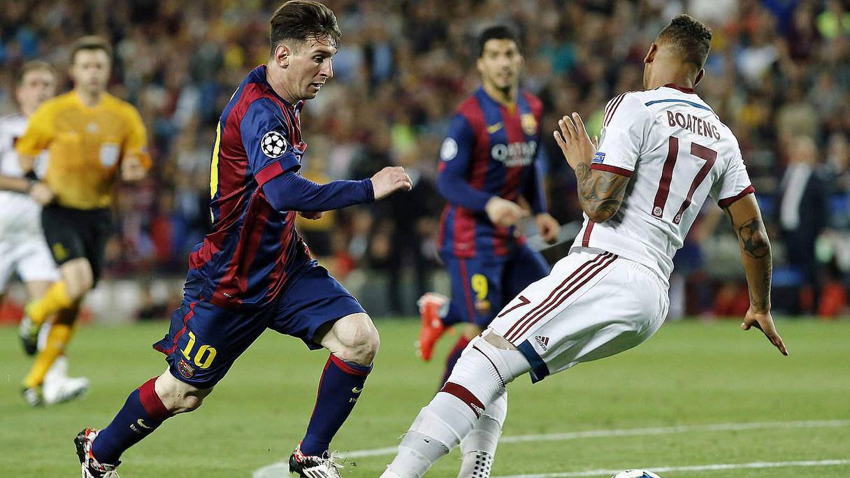 Jérôme Boateng devant Lionel Messi. 
